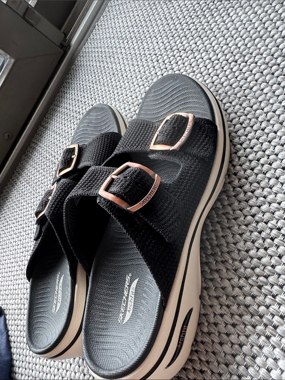 Skechers Sandals - Picture 4 of 5
